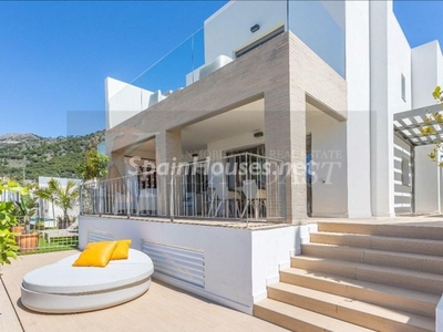 Terraced house for sale in Benalmádena