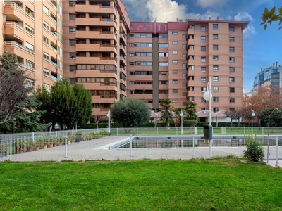 Venta de piso con piscina y terraza en Casablanca, Montecanal, Valdespartera (Zaragoza), Romareda