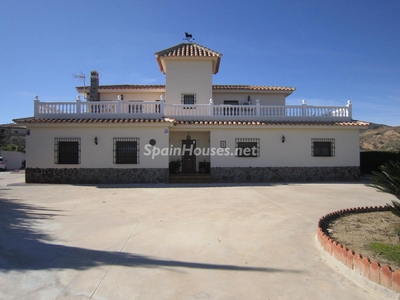Villa for sale in Alhaurín de la Torre