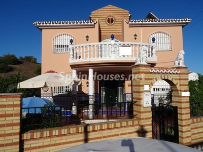 Villa en venta en Chilches-Costa