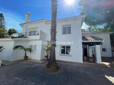 Villa en venta en Nagüeles, Marbella