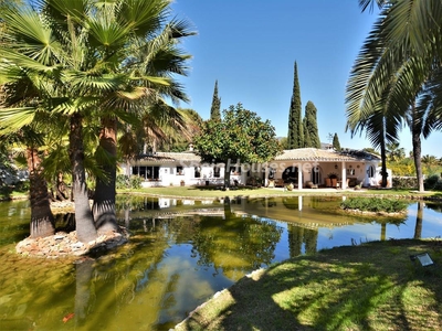 Villa en venta en Sierra Blanca, Marbella