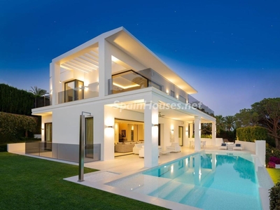Villa for sale in Sierra Blanca, Marbella
