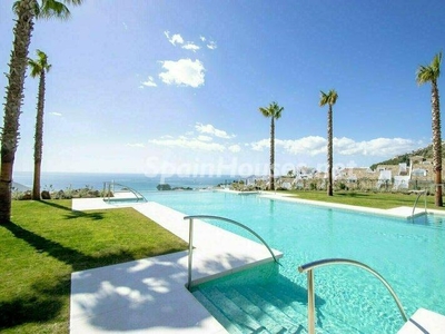 Villa en venta en Torremuelle, Benalmádena