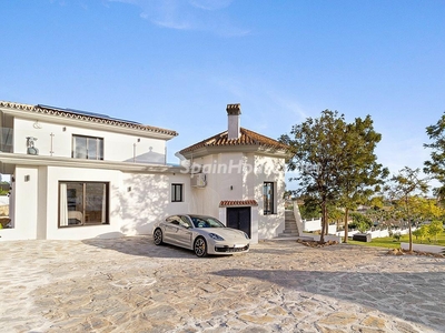 Villa en venta en Torremuelle, Benalmádena