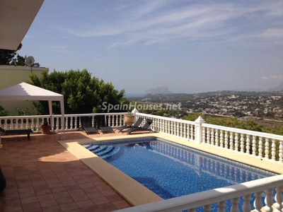 Villa to rent in Moraira -