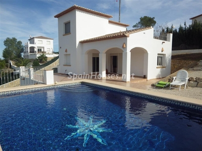 Villa to rent in Moraira -