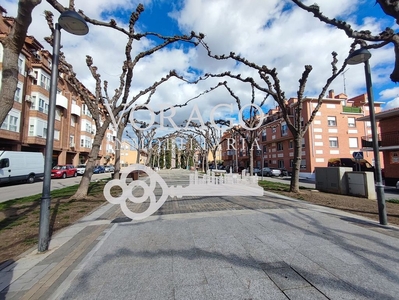 Alquiler de dúplex en Bulevar - Plaza Castilla de 1 habitación con aire acondicionado y calefacción