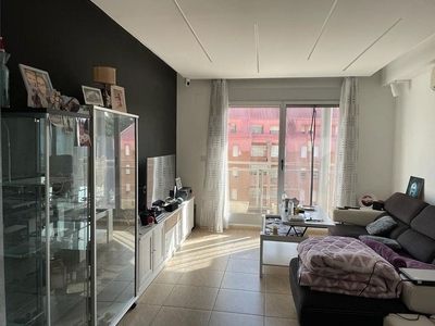 Alquiler de piso en Almansa de 3 habitaciones con muebles y balcón