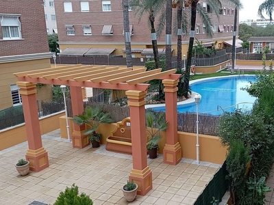 Alquiler de piso en Arroyo del Moro - Noreña de 4 habitaciones con terraza y piscina