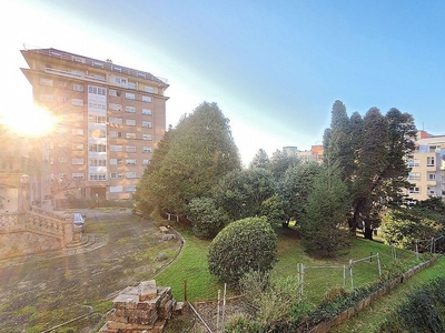 Alquiler de piso en Bouzas - Coia de 3 habitaciones con terraza y garaje