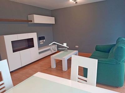 Alquiler de piso en calle Castilla la Mancha de 2 habitaciones con muebles y balcón