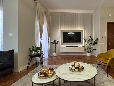 Alquiler de piso en Centro - Alicante de 3 habitaciones con terraza y muebles