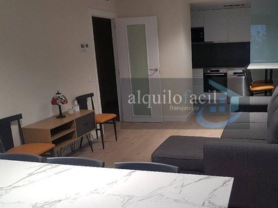 Alquiler de piso en Centro - Logroño de 2 habitaciones con piscina y garaje