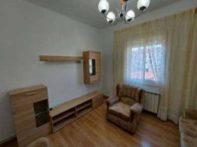 Alquiler de piso en Ventiun de 3 habitaciones con muebles y balcón
