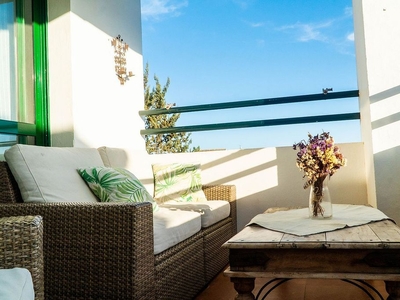 Alquiler de piso en Vistahermosa - Fuentebravía de 3 habitaciones con terraza y piscina