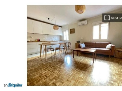 Apartamento de 3 dormitorios en alquiler en Usera, Madrid.