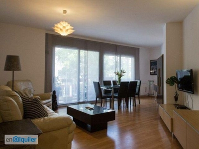 Atractivo apartamento de 3 dormitorios en alquiler cerca de la Plaça de Carles Cardó Sanjuan en Horta-Guinardó