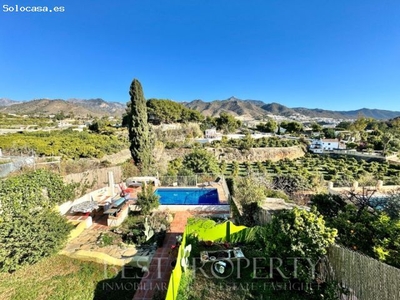 Casa de campo en Los Tablazos, Nerja con vistas al mar y a la montaña.