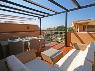 Dúplex en alquiler en calle Arrabal Elviria de 2 habitaciones con terraza y piscina
