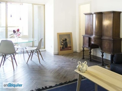 Elegante apartamento de 3 dormitorios en alquiler en Malasaña