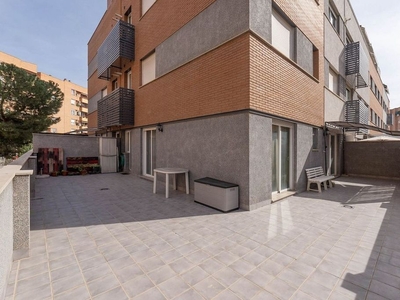 Piso en alquiler en Angustias - Chana - Encina de 2 habitaciones con terraza y garaje