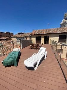 Piso en alquiler en Centro - Segovia de 2 habitaciones con terraza y muebles
