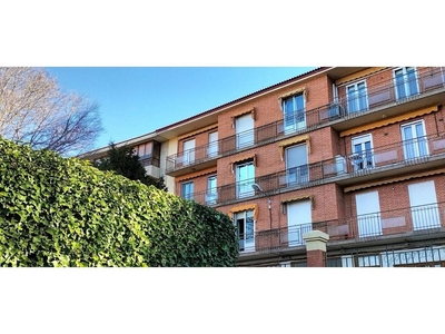 Piso en alquiler en Centro - Segovia de 3 habitaciones con terraza y balcón