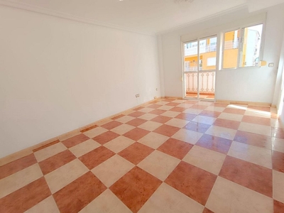 Piso en venta en Ctra de Sevilla - Ronda sur de 3 habitaciones con garaje y balcón