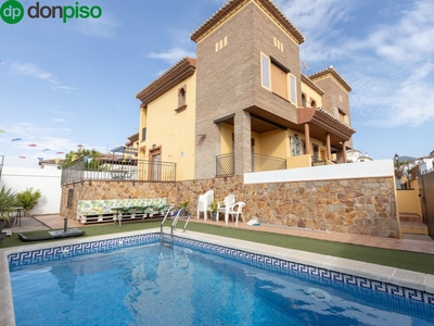 Venta de casa con piscina y terraza en La Zubia, ZUBIA