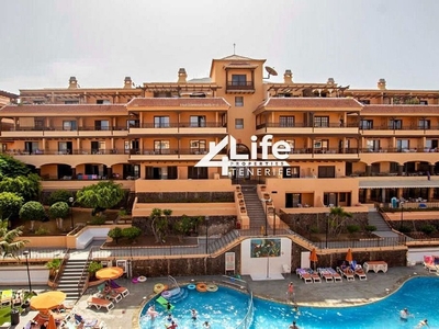 Venta de dúplex en Los Cristianos - Playa de las Américas de 2 habitaciones con terraza y piscina