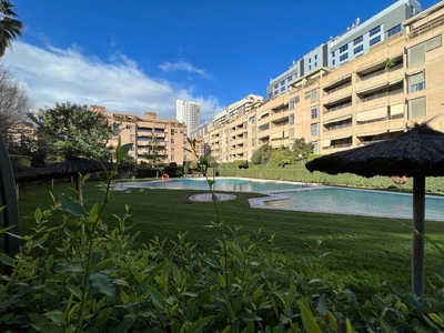 Venta de piso en Benicalap de 3 habitaciones con terraza y piscina