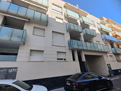 Venta de piso en calle Vilamar de 3 habitaciones con terraza y balcón