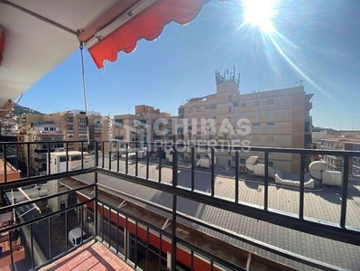 Venta de piso en El Candado - El Palo de 3 habitaciones con terraza y balcón