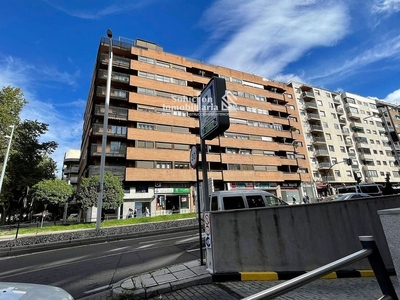 Venta de piso en paseo Del Doctor Torres Villarroel de 4 habitaciones con balcón y calefacción