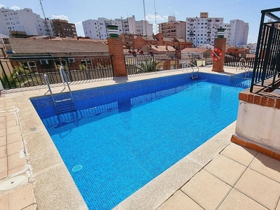 Venta de piso en San José de 3 habitaciones con terraza y piscina