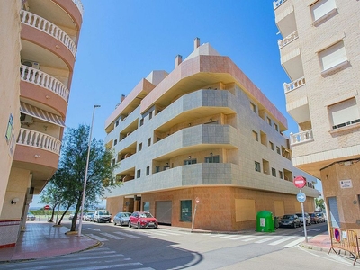 Venta de piso en Torrelamata - La Mata de 3 habitaciones con terraza y garaje