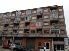 Venta Piso Ourense. Piso de tres habitaciones A reformar con balcón