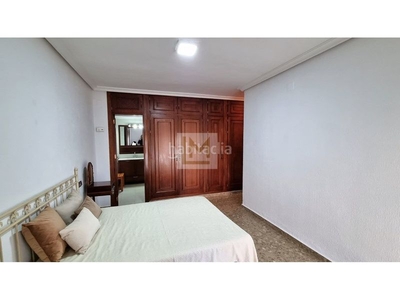 Alquiler apartamento en c. molino , 4 dormitorios amueblado en alquiler, sevilla en Tomares