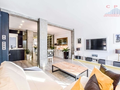 Alquiler apartamento estupendo y luminoso apartamento amueblado, de 85 m2 y 1 dormitorio; próximo al metro plaza Castilla en Madrid