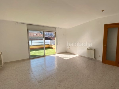 Alquiler ático con 3 habitaciones con calefacción y aire acondicionado en Terrassa