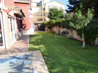 Alquiler chalet en calle rogelio oliva 17 chalet con 5 habitaciones amueblado con parking, piscina, calefacción, aire acondicionado y vistas al mar en Málaga