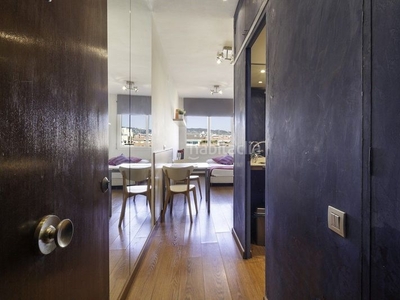Alquiler estudio amueblado con ascensor, calefacción y aire acondicionado en Barcelona