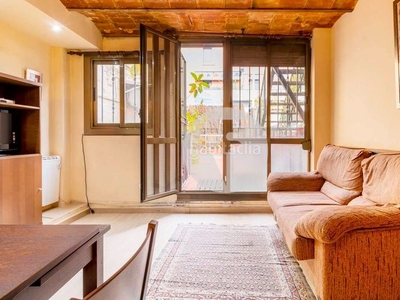 Alquiler piso apartamento con gran patio en Vila de Gràcia Barcelona