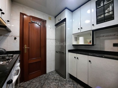 Alquiler piso con 2 habitaciones con ascensor, calefacción y aire acondicionado en Hospitalet de Llobregat (L´)