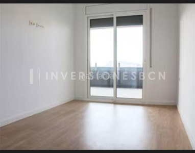 Alquiler piso con 3 habitaciones con ascensor, parking, calefacción, aire acondicionado y vistas al mar en Barcelona