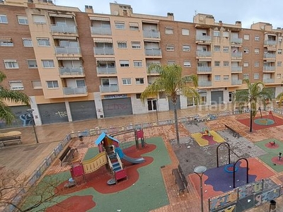 Alquiler piso con 3 habitaciones con ascensor y aire acondicionado en Reus