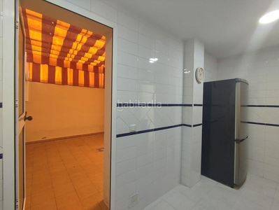 Alquiler piso de 2 dormitorios (antes 3) amueblado con garaje y piscina comunitaria en Dos Hermanas
