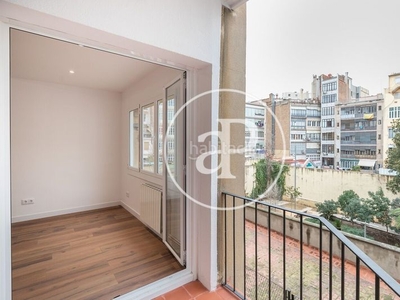 Alquiler piso en alquiler con terraza y 3 habitaciones en pau claris con diagonal en Barcelona