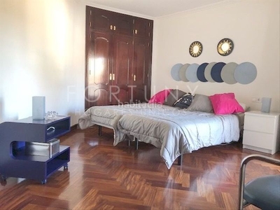 Alquiler piso en calle doctor santiago muñoz piso amueblado con ascensor y aire acondicionado en Málaga